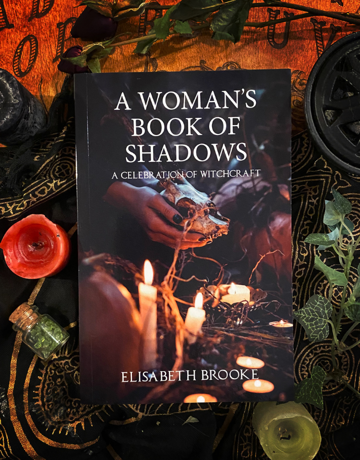 A Woman's Book of Shadows: A Celebration of Witchcraft